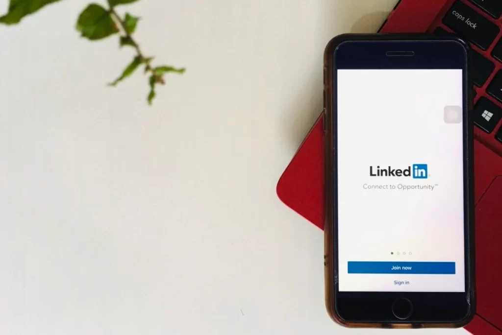 Linkedin On Mobile Devices Used For Networking And Job Applications E1625467032667