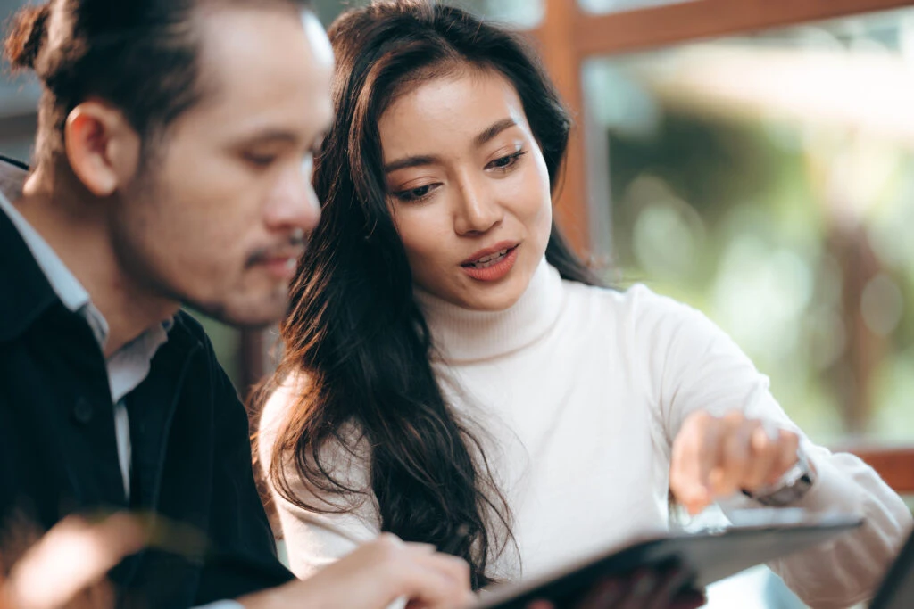 Colleague Discussing Best Freelance Jobs 1024X683 1