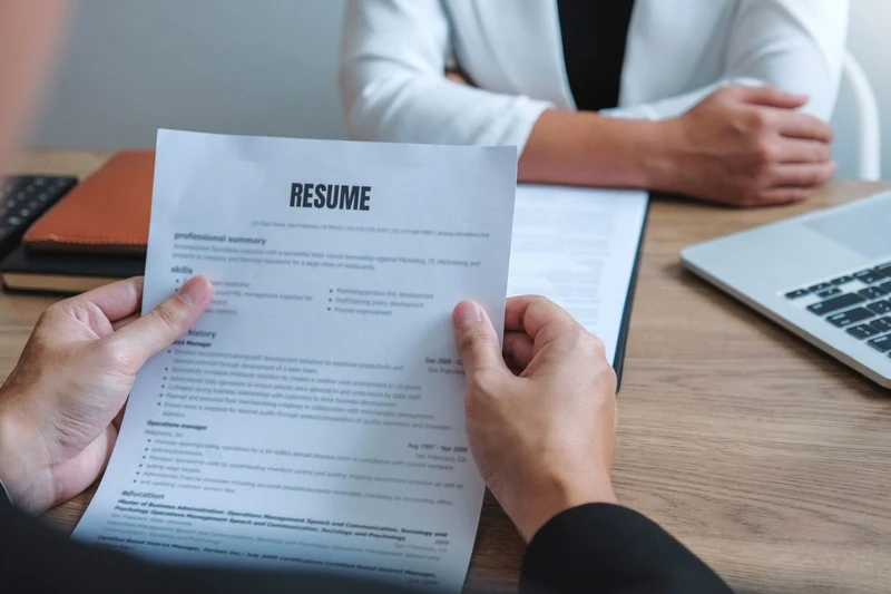 Cto Resume Being Handed To Hr