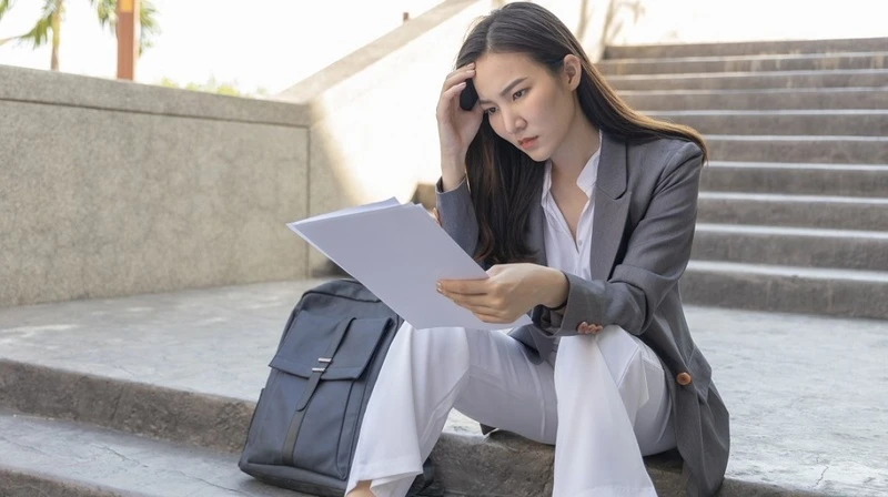 An Aspiring Accountant Thinking Of What To Include In Her Accounts Payable Resume