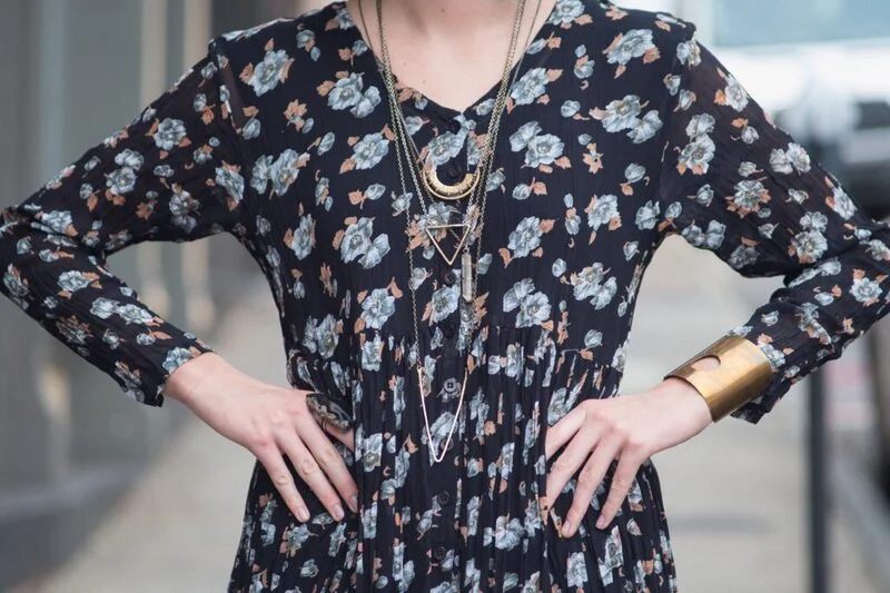 Detail Of Female Wearing Gold Jewelry 1024X682 1