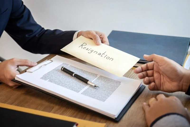 Employee Talking To Supervisor About His Resignation 1024X683 1