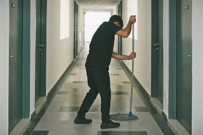 Housekeeper Cleaning The Floor 1024X683 1