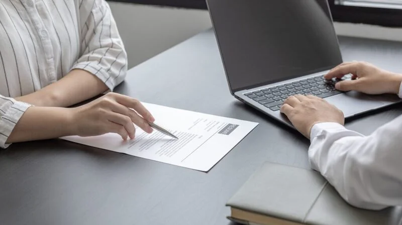 Job Application Recruiter Examines The Resume 1024X575 1