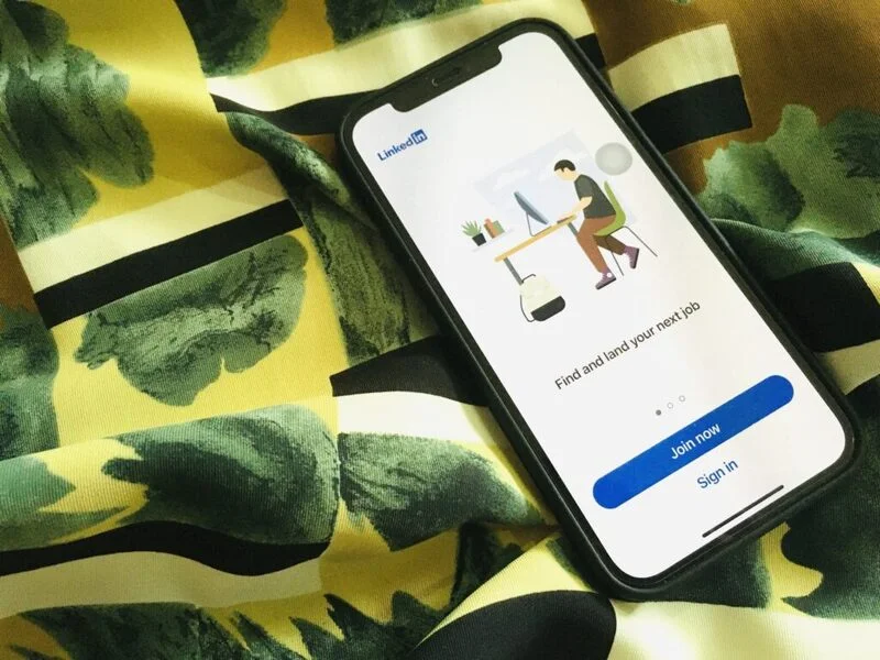 Linkedin On Mobile Used For Job Search 1024X768 1