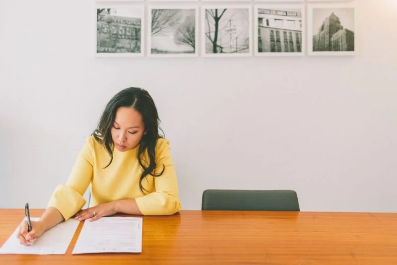 Woman Listing Down Tips On How To Prepare For An Interview 1024X683 1