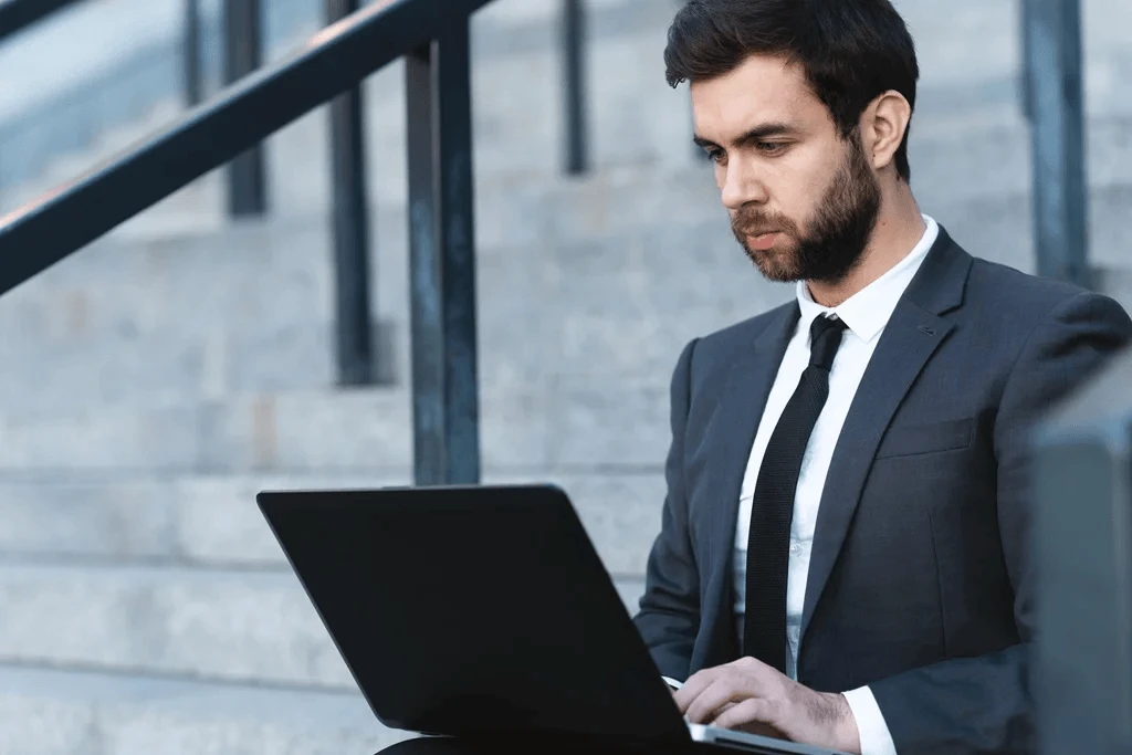 Applicant Monitoring His Linkedin Profile Changes To Manage Notifications